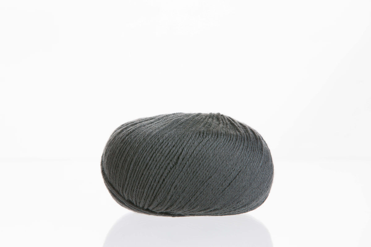 Ferner Wolle Lungauer Vielseitige 210 75 % Merino, 25 % Polyamid Socken und Pulloverwolle 50 g
